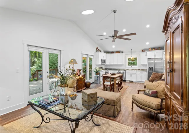 Photo 3 of Single family home for sale at 400 Laurel Dr, Saluda, NC 28773 | MLS# 4424292 | Listing updated on 2026-10-05