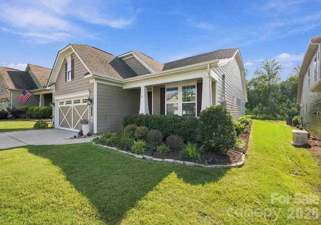 Photo 3 of Single family home for sale at 8407 Festival Way, Charlotte, NC 28215 | MLS# 4424294 | Listing updated on 2026-10-07