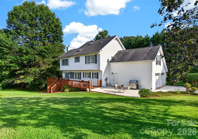 Photo 2 of Single family home for sale at 69 Sunwest Dr, Arden, NC 28704 | MLS# 4424300 | Listing updated on 2026-09-15