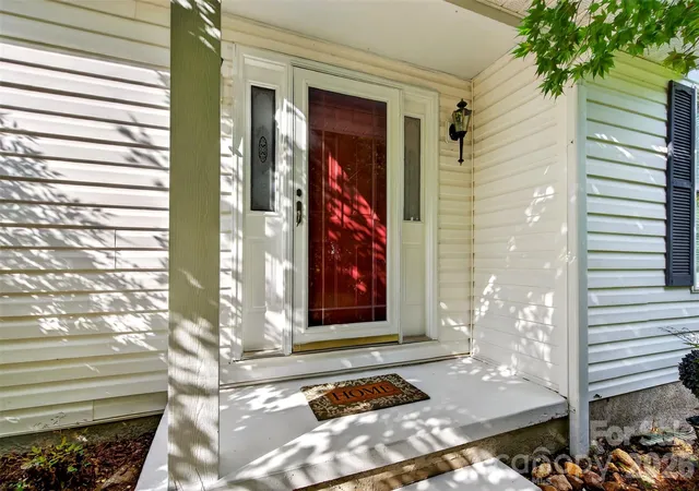 Photo 3 of Single family home for sale at 69 Sunwest Dr, Arden, NC 28704 | MLS# 4424300 | Listing updated on 2026-09-15