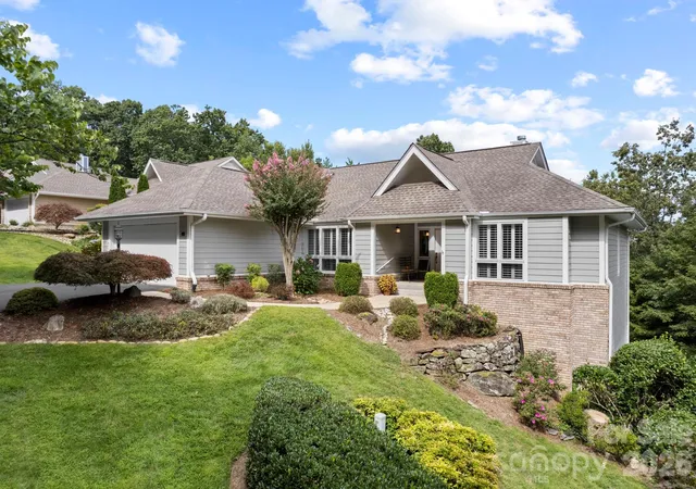 Photo 2 of Condo for sale at 414 Ledgemont Ct, Flat Rock, NC 28731 | MLS# 4424303 | Listing updated on 2026-10-02