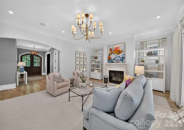 Photo 1 of Mansion for sale at 6006 Old Providence Ln, Charlotte, NC 28226 | MLS# 4424304 | Listing updated on 2026-09-23