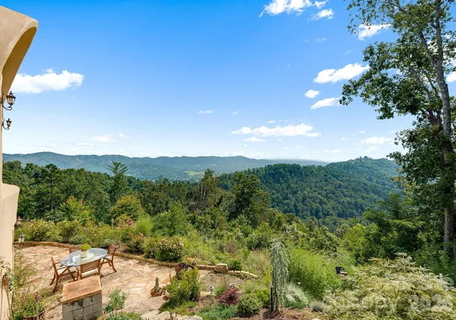 Photo 2 of Single family home for sale at 44 Azura Gdns, Weaverville, NC 28787 | MLS# 4424312 | Listing updated on 2026-09-15