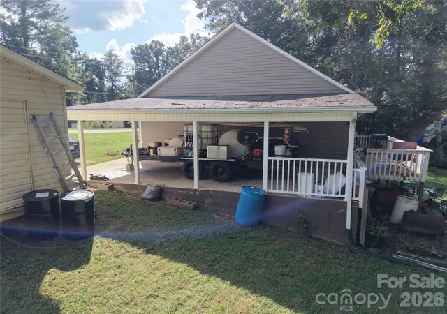 Photo 3 of Single family home for sale at 4266 Smokey Crk Rd, Lenoir, NC 28645 | MLS# 4424314 | Listing updated on 2026-09-16