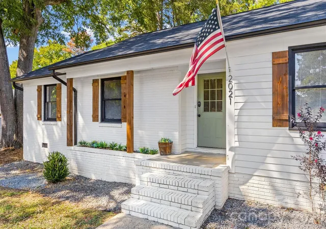 Photo 3 of Single family home for sale at 2021 Downey St, Rock Hill, SC 29732 | MLS# 4424319 | Listing updated on 2026-10-15