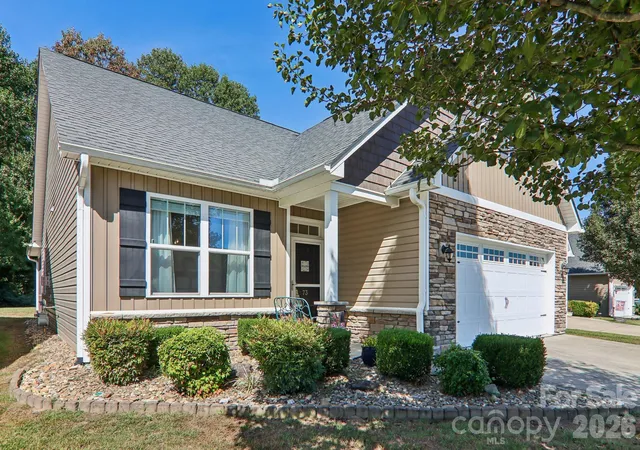 Photo 2 of Single family home for sale at 73 Foxtail Ct, Hendersonville, NC 28792 | MLS# 4424320 | Listing updated on 2026-09-23