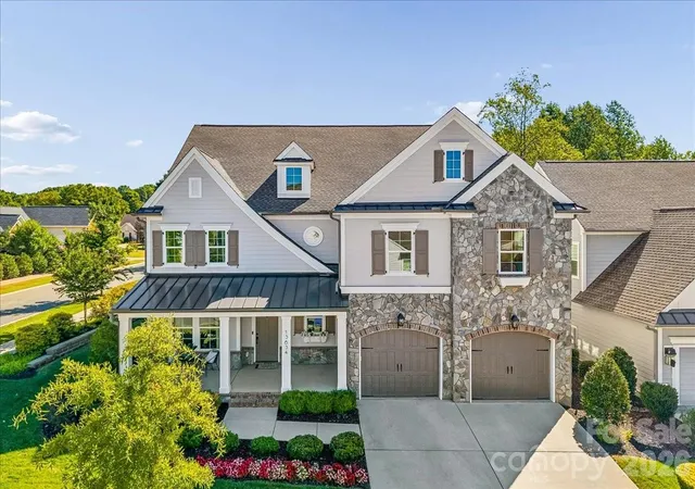 Photo 1 of Single family home for sale at 13634 Huntson Park Ln, Huntersville, NC 28078 | MLS# 4424324 | Listing updated on 2026-09-30