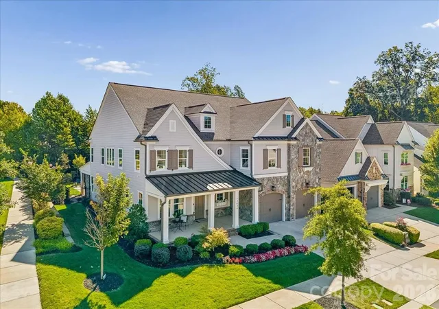 Photo 3 of Single family home for sale at 13634 Huntson Park Ln, Huntersville, NC 28078 | MLS# 4424324 | Listing updated on 2026-09-30