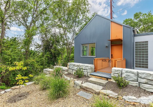 Photo 2 of Townhouse for sale at 435 W Haywood St, Asheville, NC 28801 | MLS# 4424325 | Listing updated on 2026-09-30