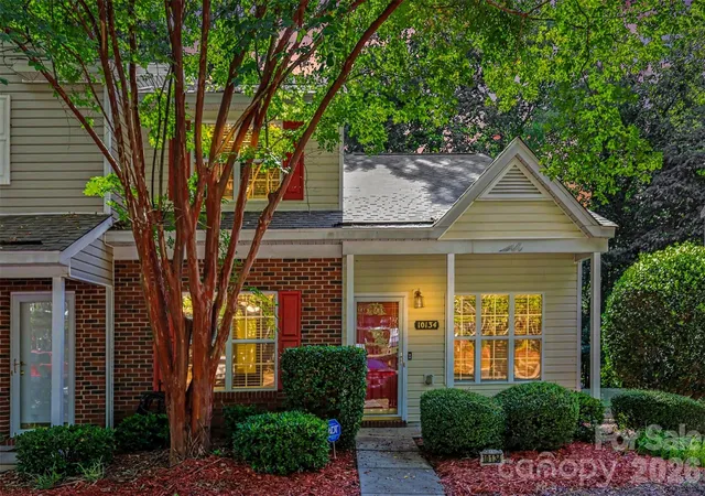 Photo 2 of Townhouse for sale at 10134 Frosty Ln, Charlotte, NC 28216 | MLS# 4424329 | Listing updated on 2026-09-20