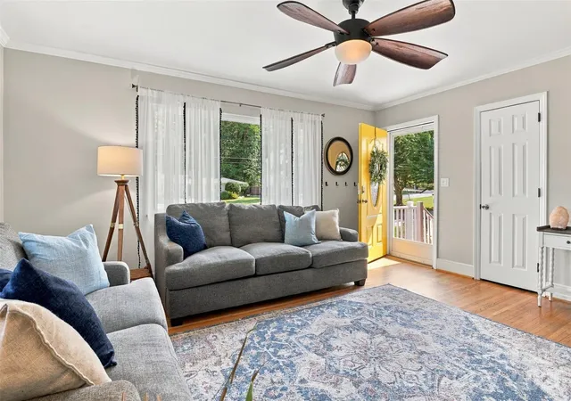 Photo 3 of Single family home for sale at 3319 Campbell Dr, Charlotte, NC 28205 | MLS# 4424330 | Listing updated on 2026-10-01