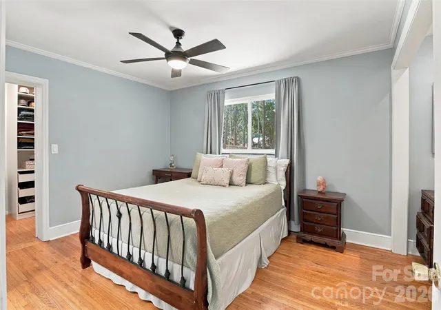 Photo 4 of Single family home for sale at 3319 Campbell Dr, Charlotte, NC 28205 | MLS# 4424330 | Listing updated on 2026-10-01
