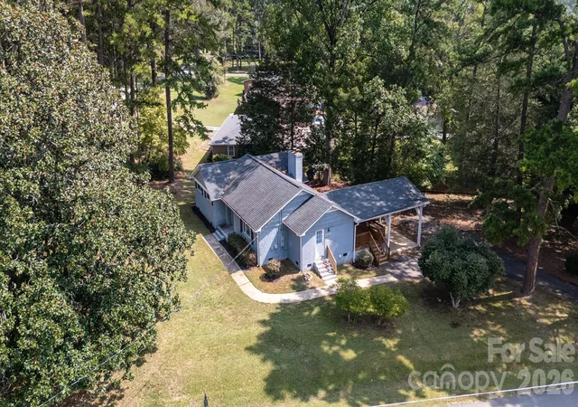 Photo 2 of Single family home for sale at 6414 Elmwood Cir, Charlotte, NC 28214 | MLS# 4424332 | Listing updated on 2026-10-12