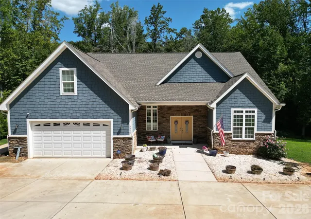Photo 1 of Sale Pending at 7902 Denbur Dr, Charlotte, NC 28215 | MLS# 4424339 | Listing updated on 2026-09-30