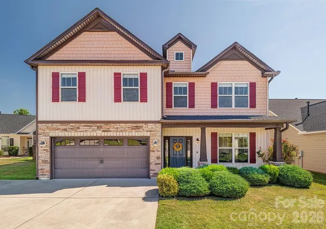 Photo 1 of Single family home for sale at 5 Breyerton Ct, Asheville, NC 28804 | MLS# 4424347 | Listing updated on 2026-10-06