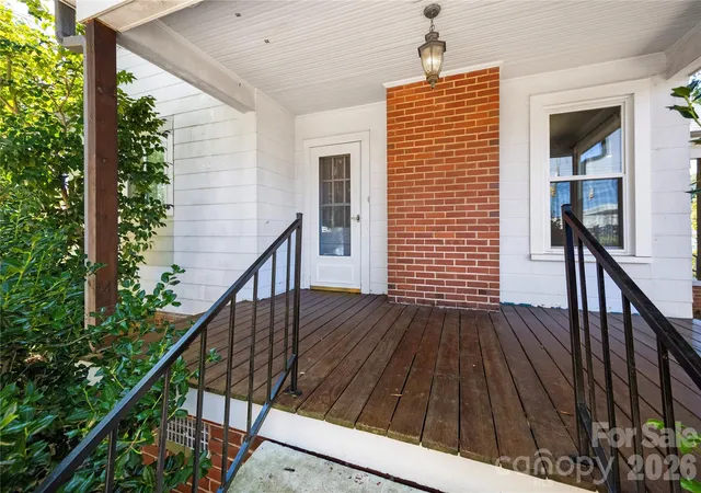 Photo 4 of Single family home for sale at 309 S Main Ave, Newton, NC 28658 | MLS# 4424348 | Listing updated on 2026-09-16
