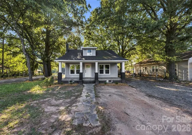 Photo 2 of Single family home for sale at 1101 Opal St, Charlotte, NC 28208 | MLS# 4424357 | Listing updated on 2026-09-15