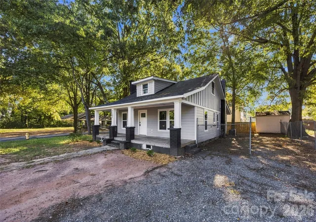 Photo 2 of Single family home for sale at 1101 Opal St, Charlotte, NC 28208 | MLS# 4424357 | Listing updated on 2026-09-15