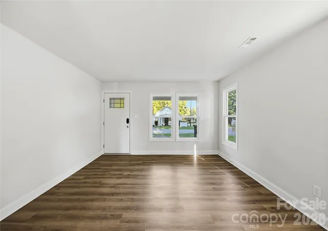 Photo 4 of Single family home for sale at 1101 Opal St, Charlotte, NC 28208 | MLS# 4424357 | Listing updated on 2026-09-15
