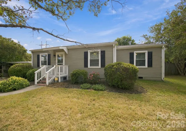 Photo 2 of Single family home for sale at 208 Faile St, Fort Mill, SC 29715 | MLS# 4424368 | Listing updated on 2026-09-22