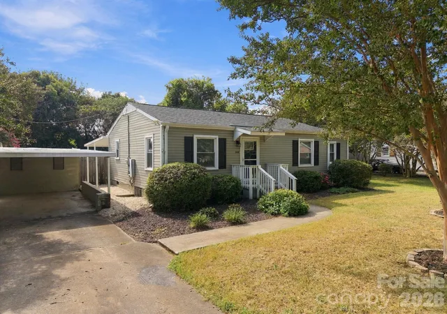 Photo 3 of Single family home for sale at 208 Faile St, Fort Mill, SC 29715 | MLS# 4424368 | Listing updated on 2026-09-22