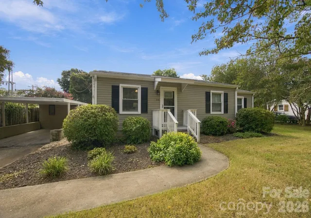 Photo 3 of Single family home for sale at 208 Faile St, Fort Mill, SC 29715 | MLS# 4424368 | Listing updated on 2026-09-22