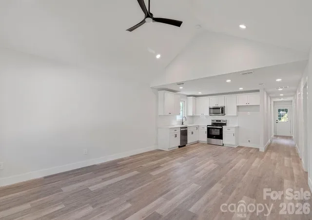 Photo 4 of Single family home for sale at 308 N Caldwell Ave, Newton, NC 28658 | MLS# 4424380 | Listing updated on 2026-09-15