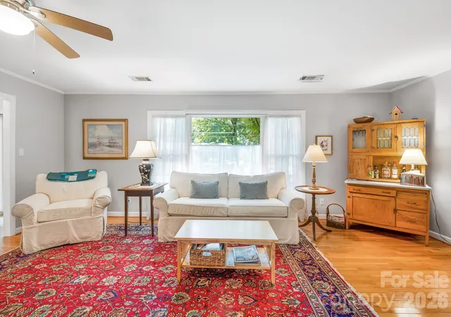 Photo 3 of Single family home for sale at 1 Pheasant Ridge Dr, Asheville, NC 28804 | MLS# 4424381 | Listing updated on 2026-09-27