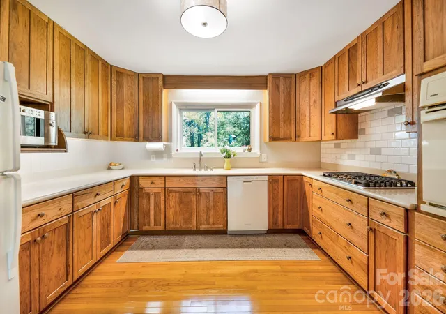 Photo 4 of Single family home for sale at 1 Pheasant Ridge Dr, Asheville, NC 28804 | MLS# 4424381 | Listing updated on 2026-09-27