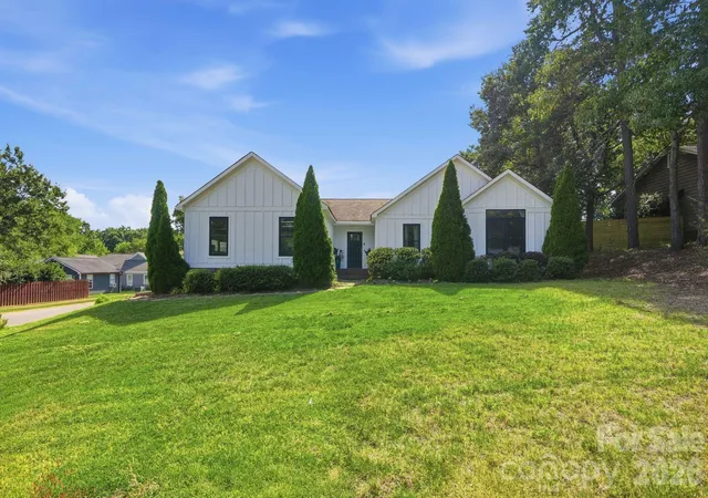Photo 1 of Single family home for sale at 12632 Sulgrave Dr, Huntersville, NC 28078 | MLS# 4424393 | Listing updated on 2026-10-03
