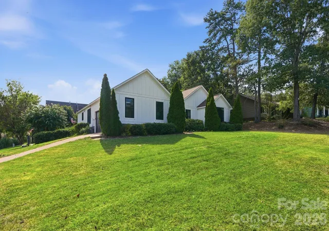 Photo 3 of Single family home for sale at 12632 Sulgrave Dr, Huntersville, NC 28078 | MLS# 4424393 | Listing updated on 2026-10-03
