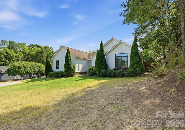 Photo 3 of Single family home for sale at 12632 Sulgrave Dr, Huntersville, NC 28078 | MLS# 4424393 | Listing updated on 2026-10-03