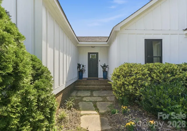 Photo 4 of Single family home for sale at 12632 Sulgrave Dr, Huntersville, NC 28078 | MLS# 4424393 | Listing updated on 2026-10-03