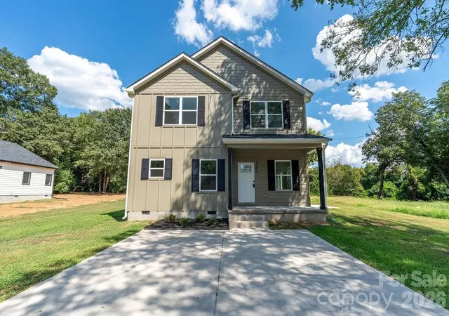 Photo 2 of Single family home for sale at 1402 N Modena St, Gastonia, NC 28054 | MLS# 4424394 | Listing updated on 2026-09-29
