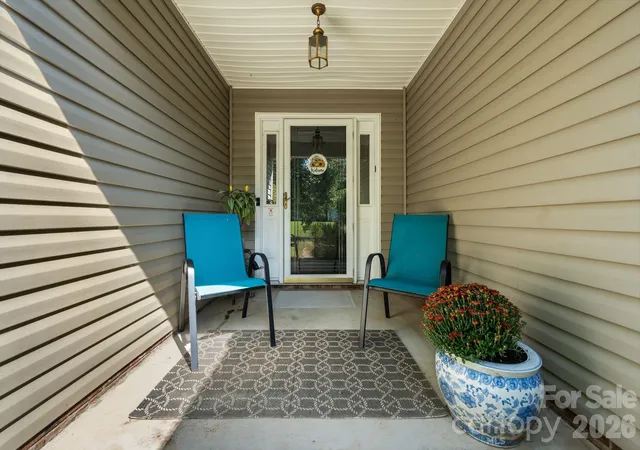 Photo 3 of Single family home for sale at 5204 Ashie Ave, Matthews, NC 28104 | MLS# 4424402 | Listing updated on 2026-10-01