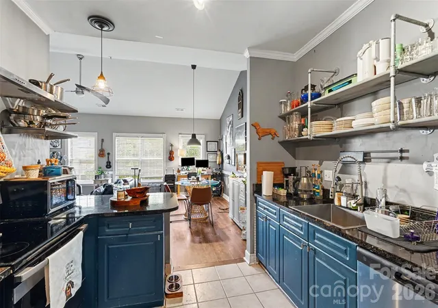 Listing Photo 3 - Condo for sale in building located at 9243 Mdw Vis Rd, Charlotte, NC 28213 - Unit #302