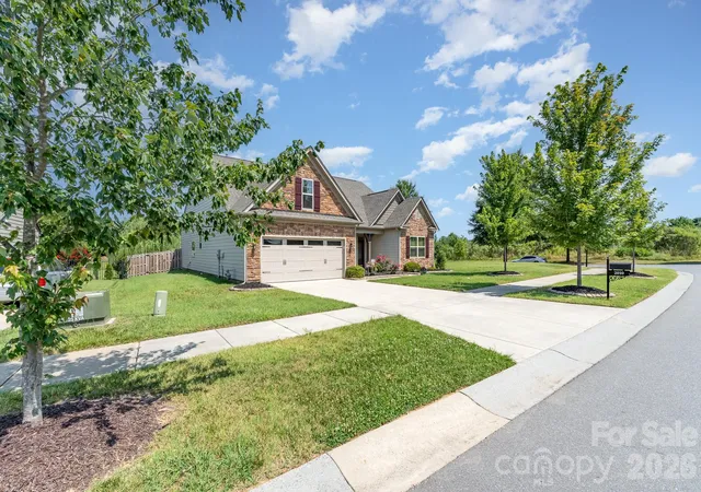 Photo 2 of Single family home for sale at 2010 Knocktree Dr, Indian Trail, NC 28079 | MLS# 4424411 | Listing updated on 2026-09-17