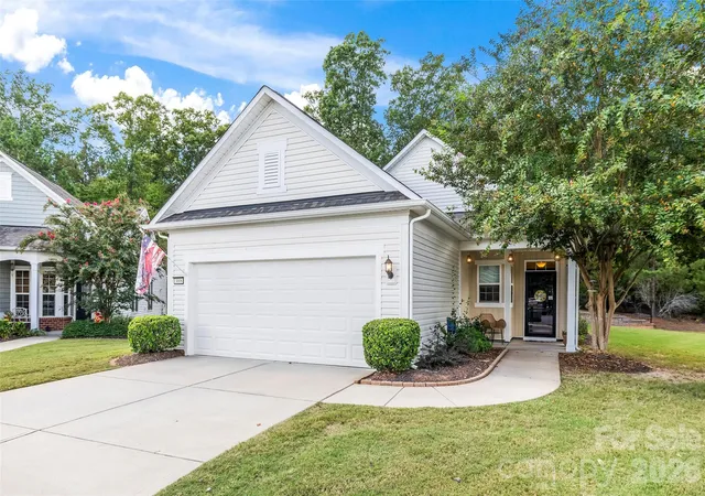 Photo 1 of Single family home for sale at 3008 Autumn Hl Ln, Fort Mill, SC 29707 | MLS# 4424412 | Listing updated on 2026-09-16