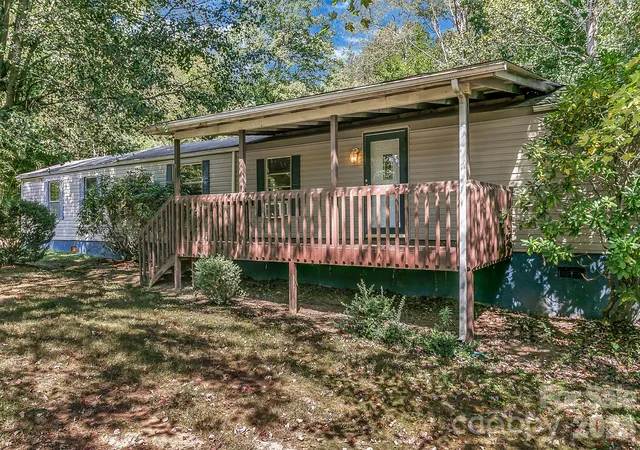 Photo 1 of Single family home for sale at 17 Blackberry Ln, Candler, NC 28715 | MLS# 4424424 | Listing updated on 2026-09-30