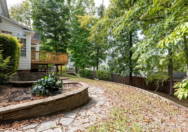 Photo 2 of Single family home for sale at 124 Doby Crk Ct, Fort Mill, SC 29715 | MLS# 4424436 | Listing updated on 2026-10-14