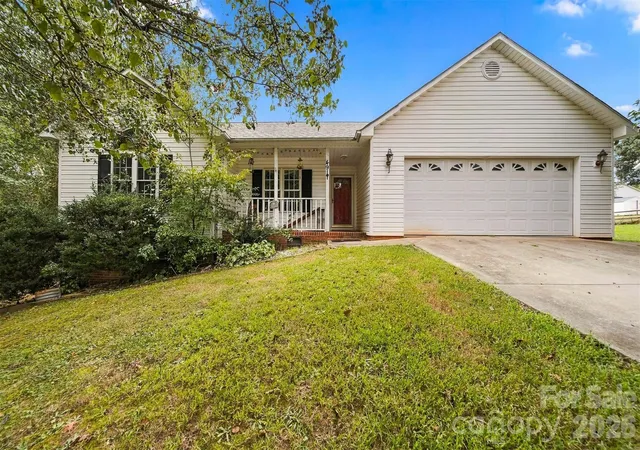 Single family home for sale at 4917 Pond Ct, Conover, NC 28613 | MLS# 4424441