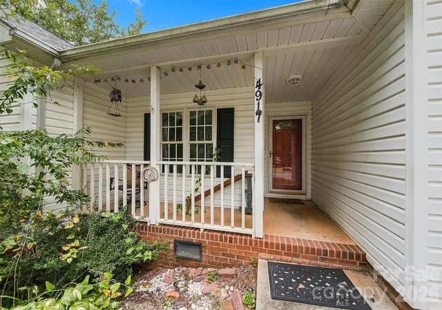 Photo 2 of Single family home for sale at 4917 Pond Ct, Conover, NC 28613 | MLS# 4424441 | Listing updated on 2026-09-22