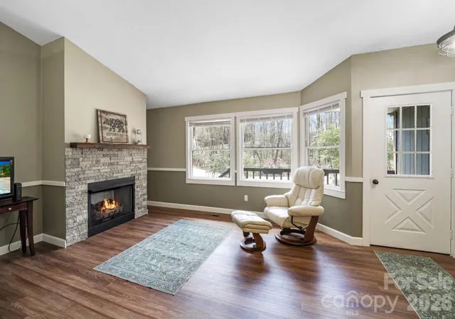 Photo 3 of Single family home for sale at 417 Soquili Dr, Brevard, NC 28712 | MLS# 4424446 | Listing updated on 2026-10-13