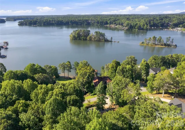 Photo 1 of Single family home for sale at 184 High Lake Dr, Statesville, NC 28677 | MLS# 4424458 | Listing updated on 2026-09-28