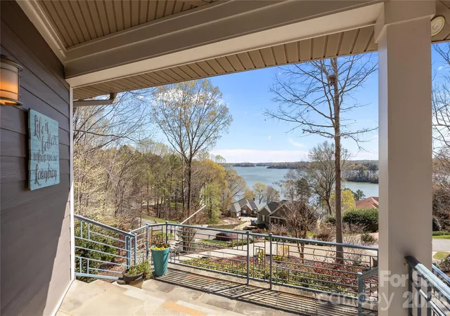 Photo 2 of Single family home for sale at 184 High Lake Dr, Statesville, NC 28677 | MLS# 4424458 | Listing updated on 2026-09-28