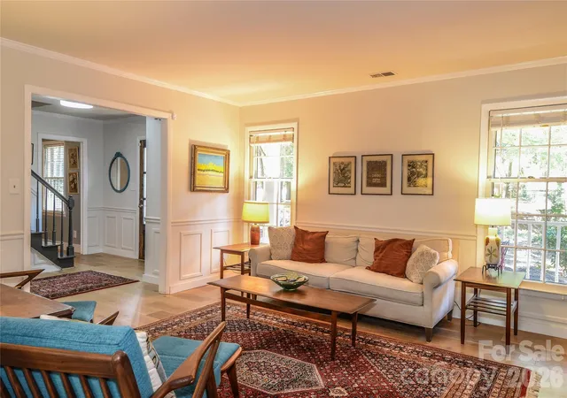 Photo 3 of Sale Pending at 500 Laurel Frk Dr, Matthews, NC 28105 | MLS# 4424461 | Listing updated on 2026-09-29