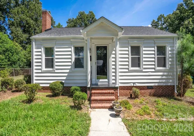 Photo 2 of Single family home for sale at 513 Arlington Ave, Albemarle, NC 28001 | MLS# 4424465 | Listing updated on 2026-09-18
