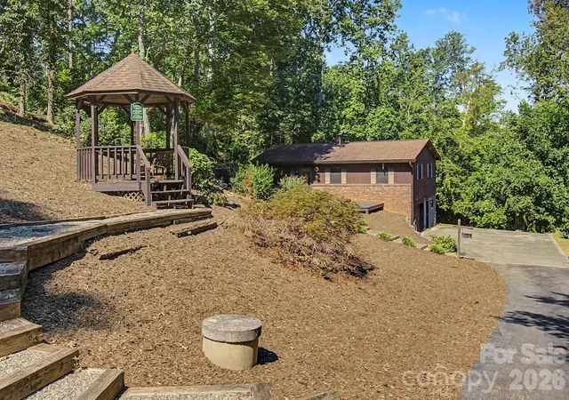 Photo 1 of Single family home for sale at 21 Coffey Cir, Asheville, NC 28806 | MLS# 4424466 | Listing updated on 2026-09-24