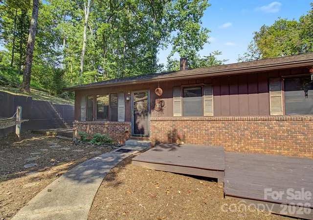 Photo 3 of Single family home for sale at 21 Coffey Cir, Asheville, NC 28806 | MLS# 4424466 | Listing updated on 2026-09-24