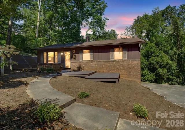 Photo 4 of Single family home for sale at 21 Coffey Cir, Asheville, NC 28806 | MLS# 4424466 | Listing updated on 2026-09-24